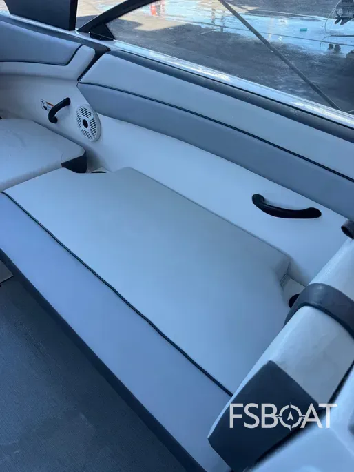 2023 Yamaha Boats AR220 - Media 11