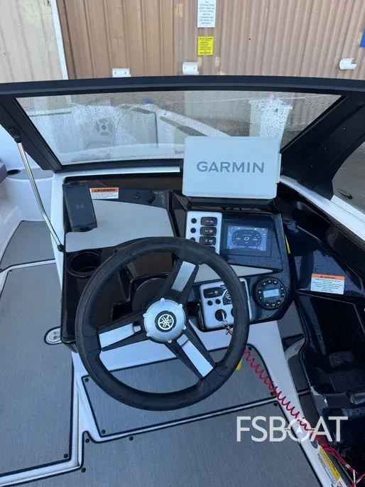 2023 Yamaha Boats AR220 - Media 6