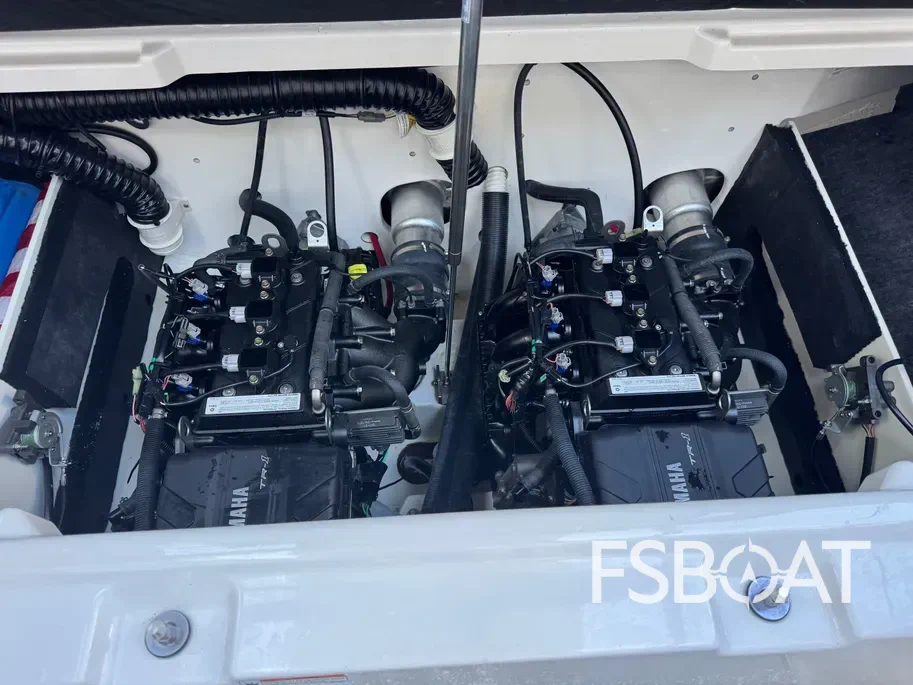 2023 Yamaha Boats AR220 - Media 21