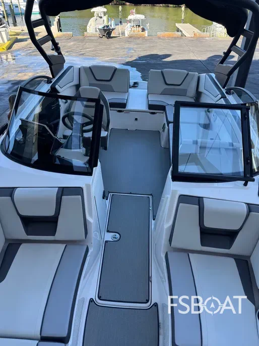 2023 Yamaha Boats AR220 - Media 3