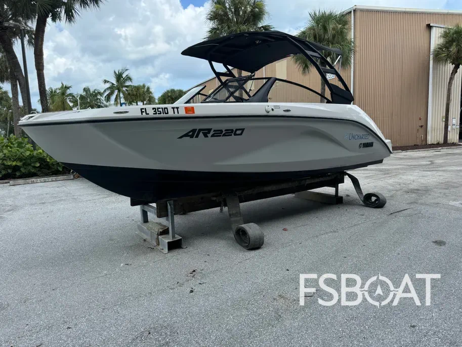 2023 Yamaha Boats AR220