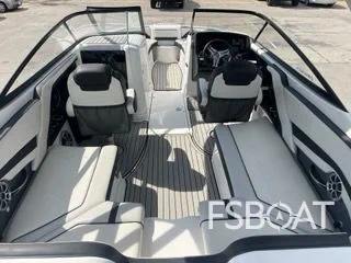 2020 Yamaha Boats 242SE - Media 3