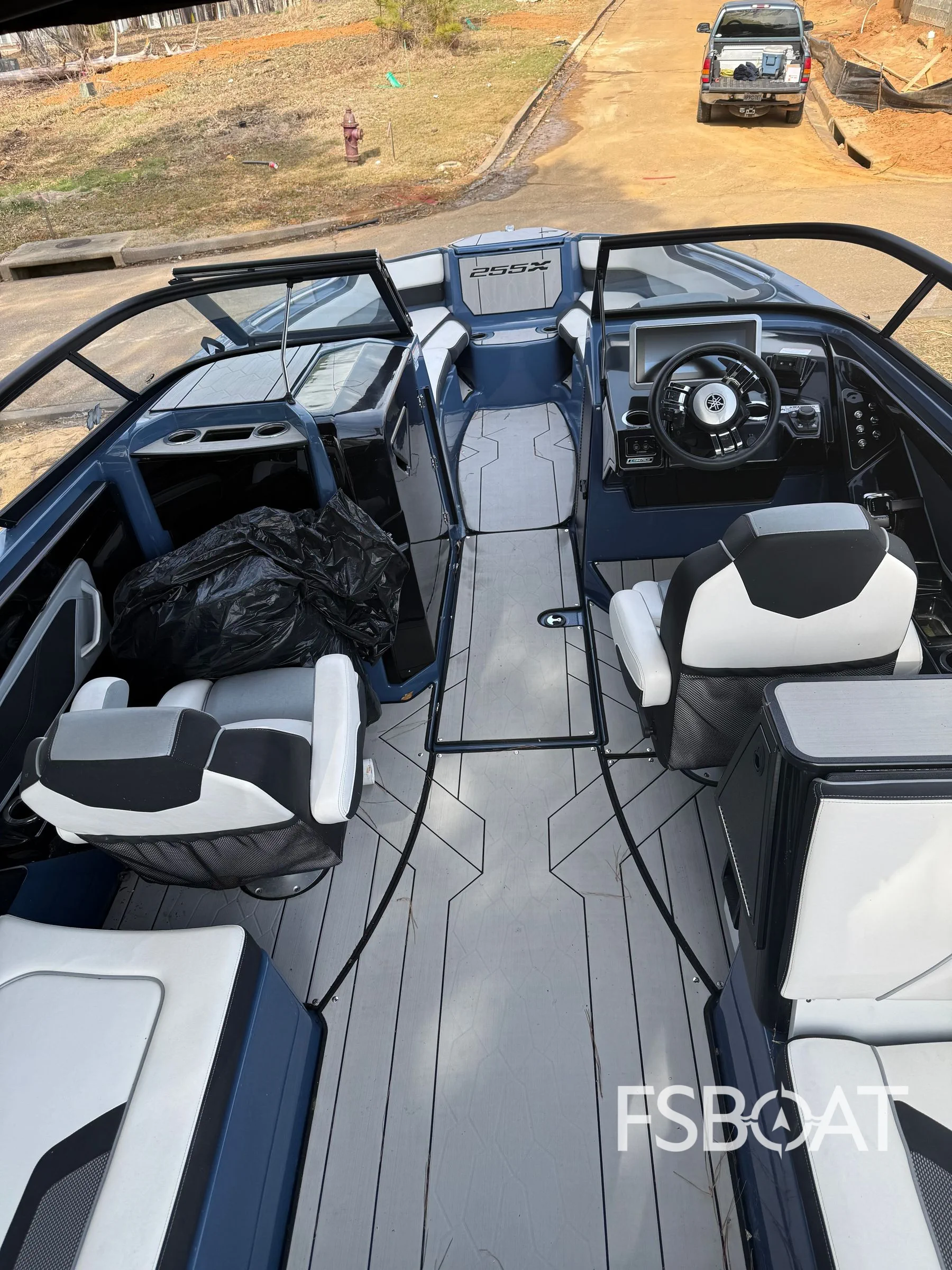 2023 Yamaha Boats 255XD - Media 4