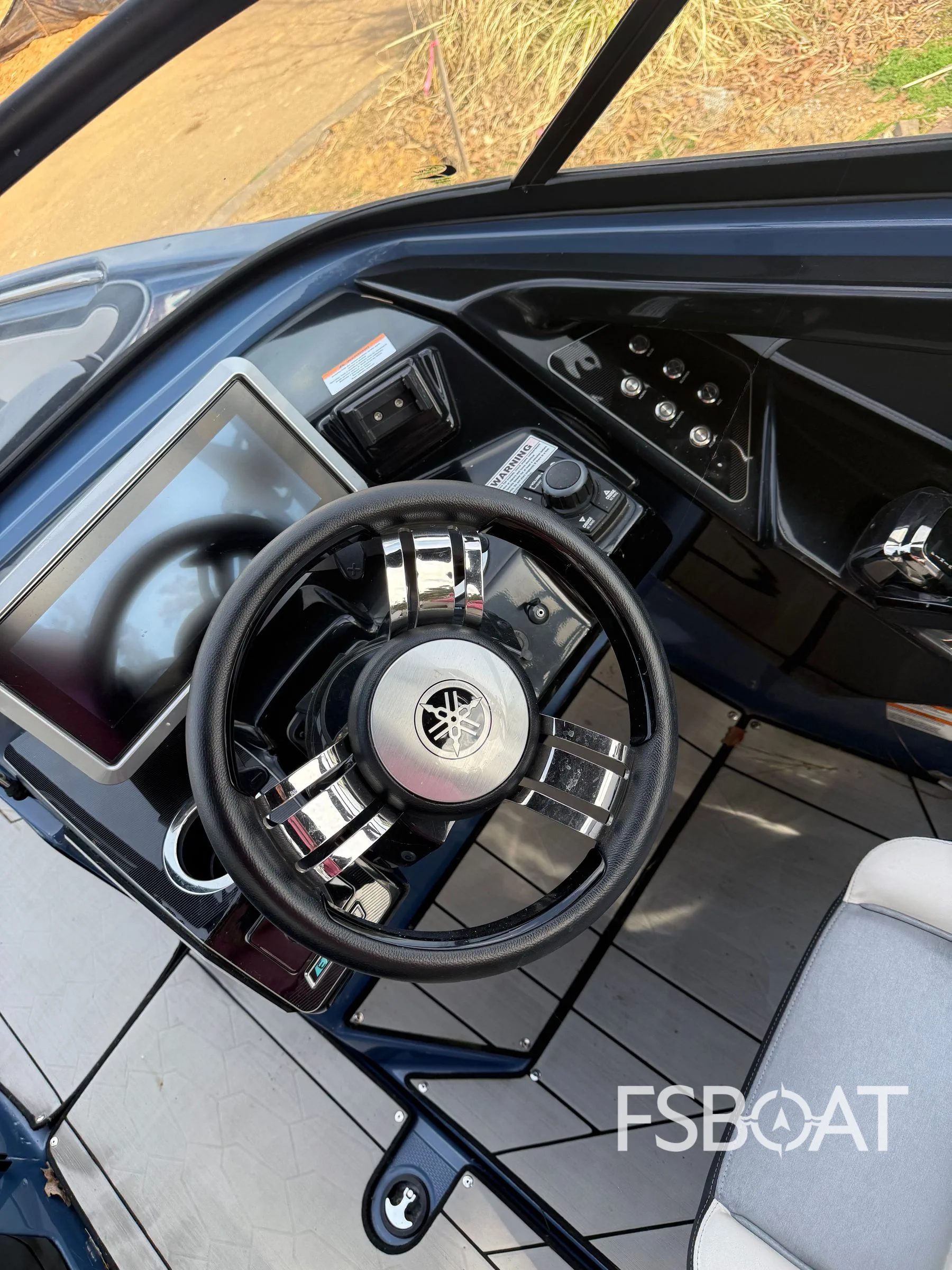 2023 Yamaha Boats 255XD - Media 2