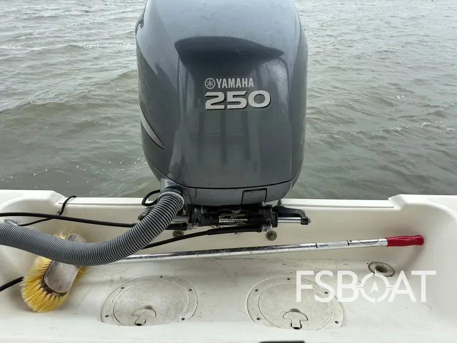 2005 Pursuit 2570 Offshore - Media 10