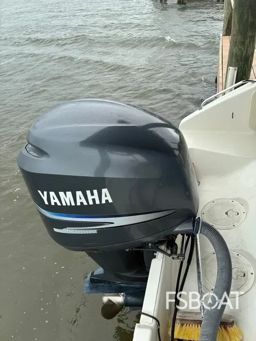 2005 Pursuit 2570 Offshore - Media 12