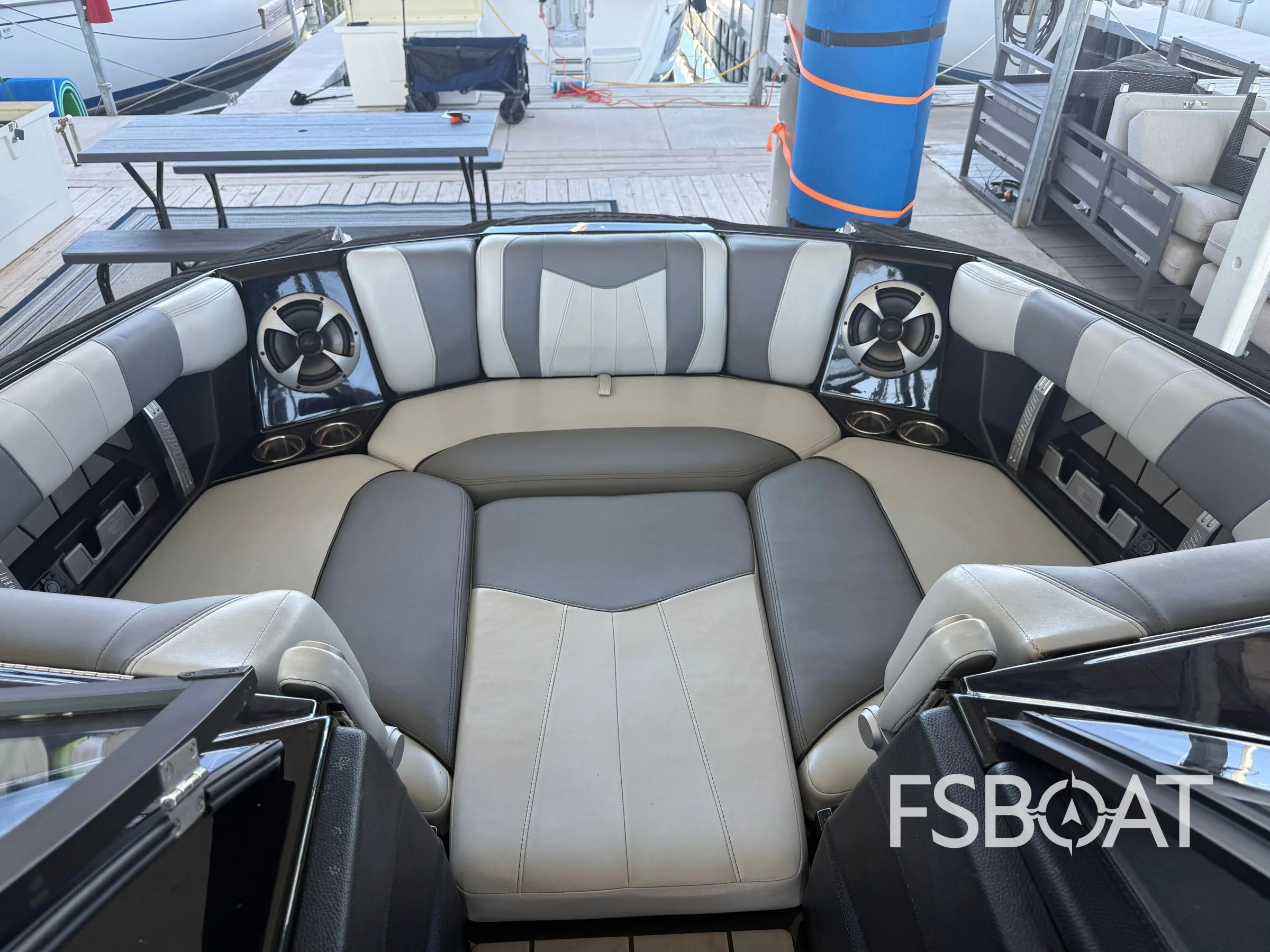 2020 Malibu Wakesetter 23 MXZ - Media 21