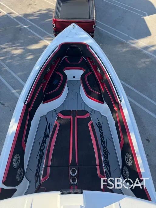 2021 Renegade 32 CC - Media 9