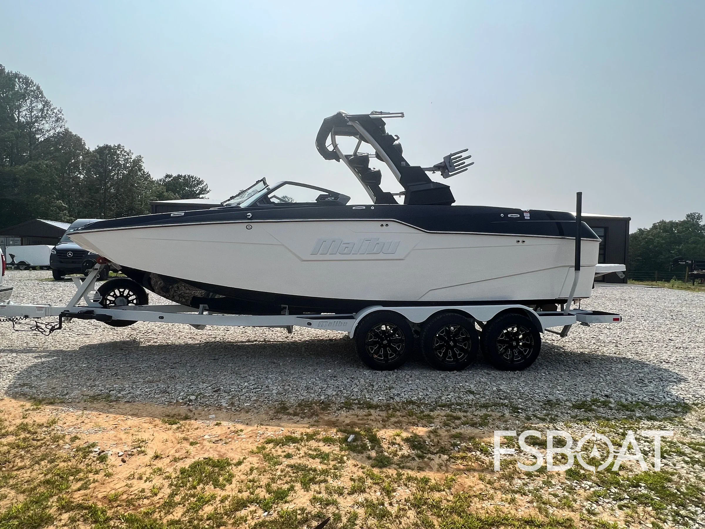 2023 Malibu M240 - Media 5