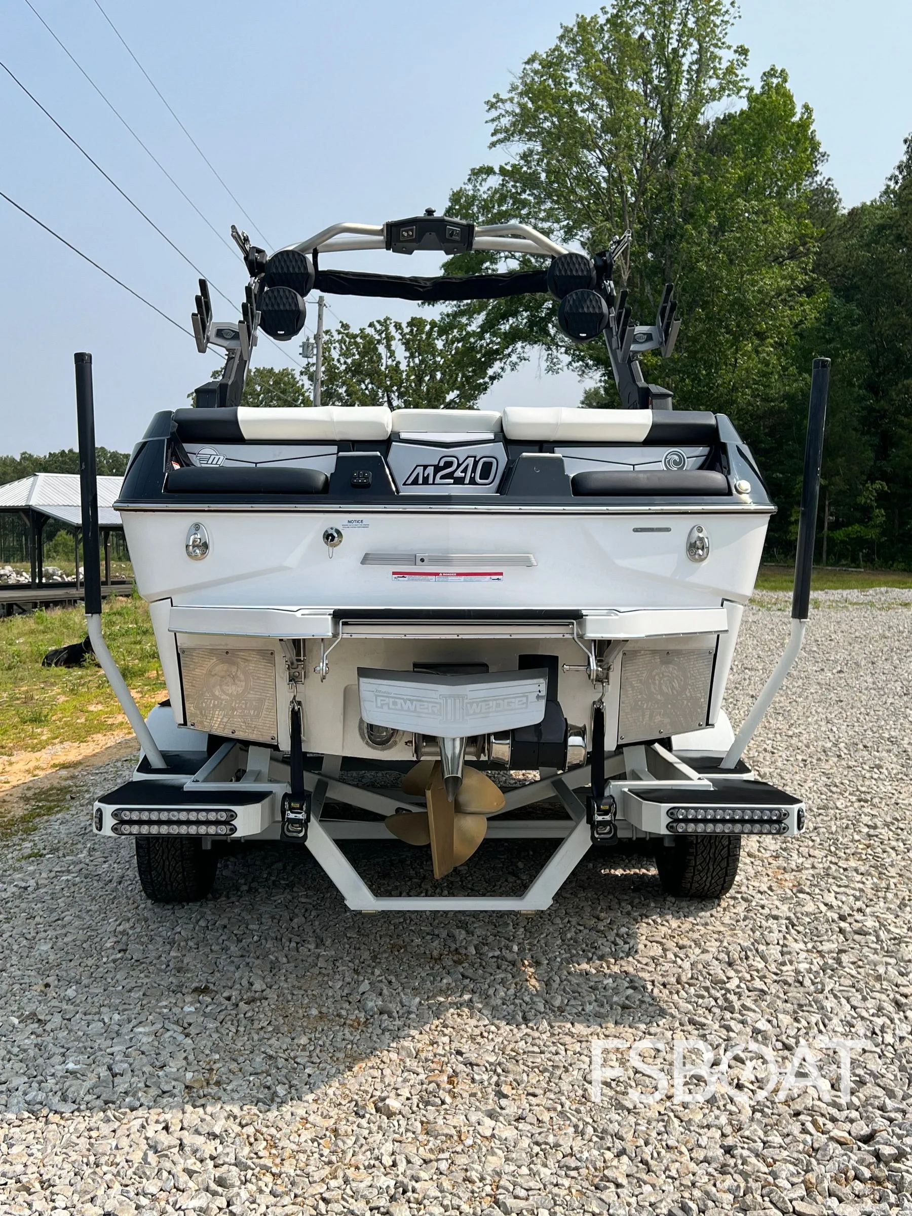 2023 Malibu M240 - Media 8
