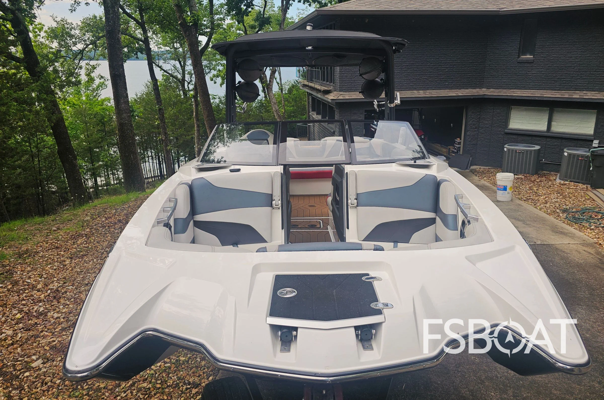2017 Malibu Wakesetter 22 MXZ - Media 12