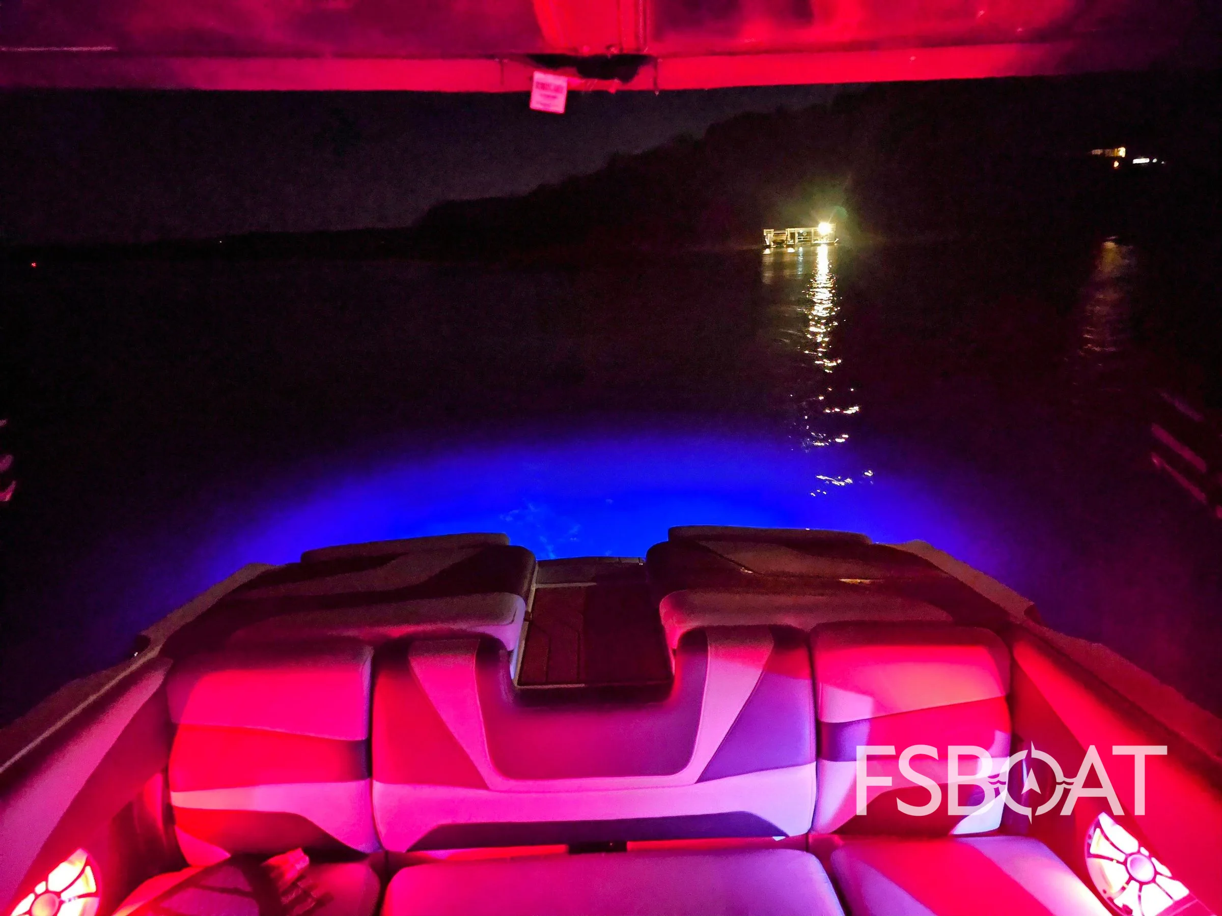2017 Malibu Wakesetter 22 MXZ - Media 6