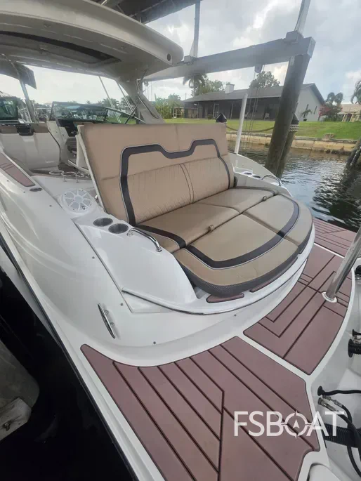 2018 Sea Ray SLX 350 Outboard - Media 17