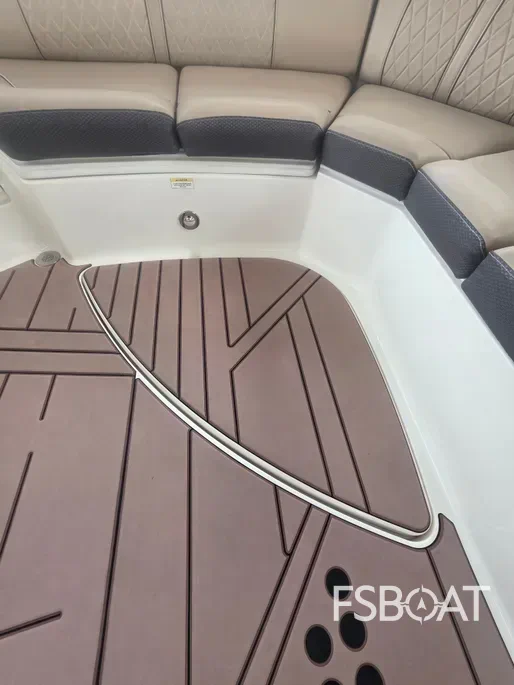 2018 Sea Ray SLX 350 Outboard - Media 12