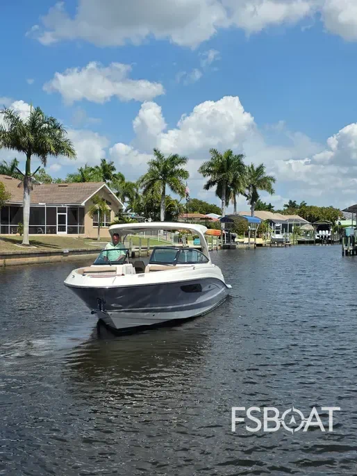 2018 Sea Ray SLX 350 Outboard - Media 4