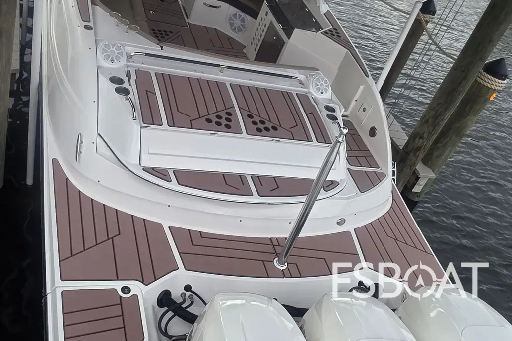 2018 Sea Ray SLX 350 Outboard - Media 9