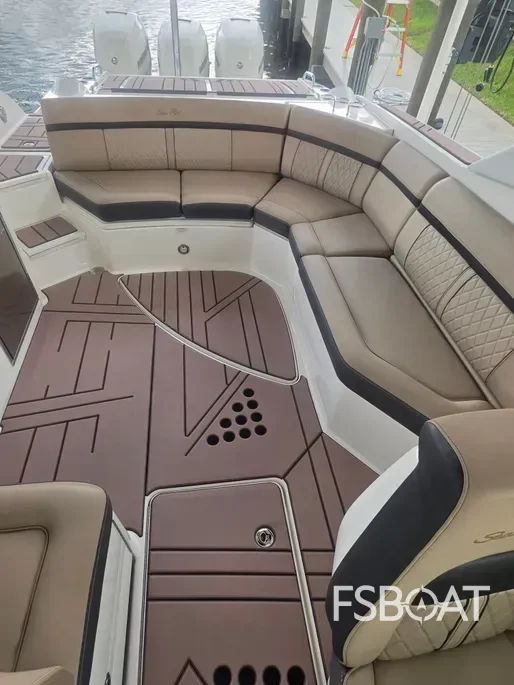 2018 Sea Ray SLX 350 Outboard - Media 11
