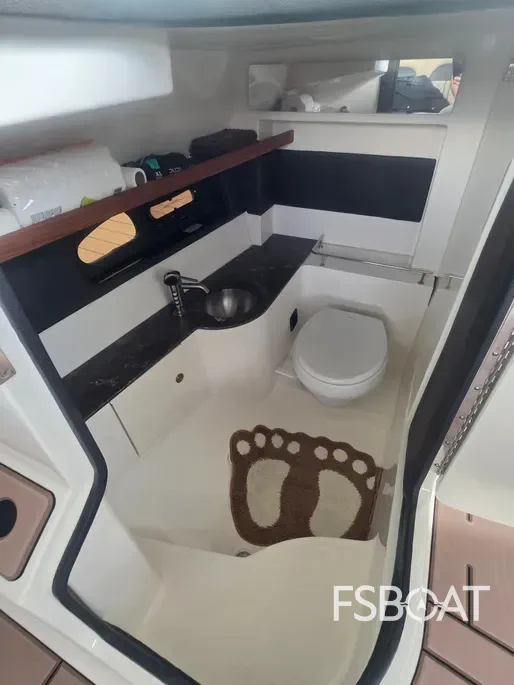2018 Sea Ray SLX 350 Outboard - Media 22