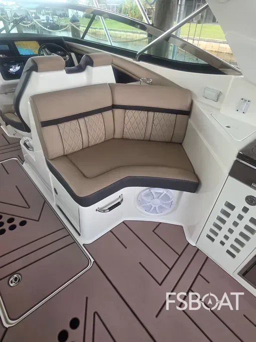 2018 Sea Ray SLX 350 Outboard - Media 24