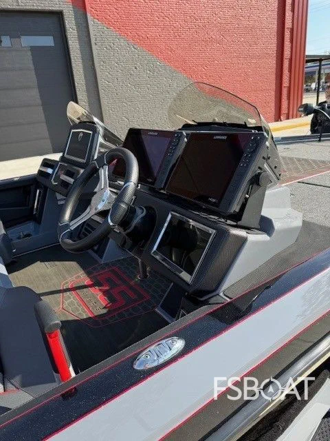 2023 Ranger 521R - Media 4