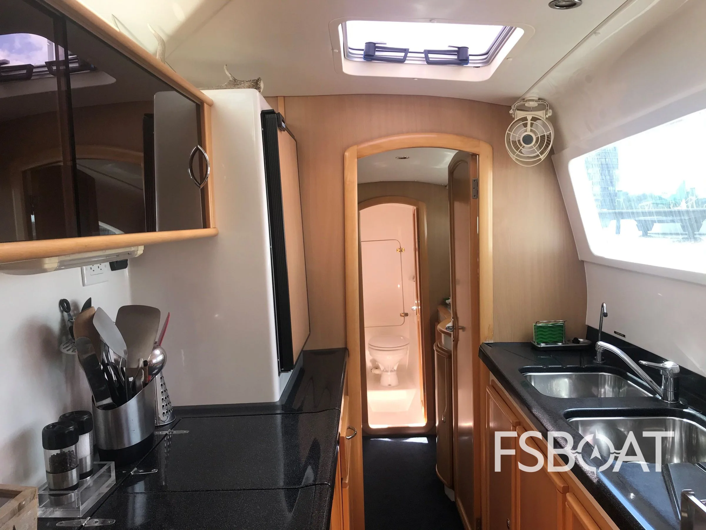 2010 Seawind 1160 Deluxe - Media 5