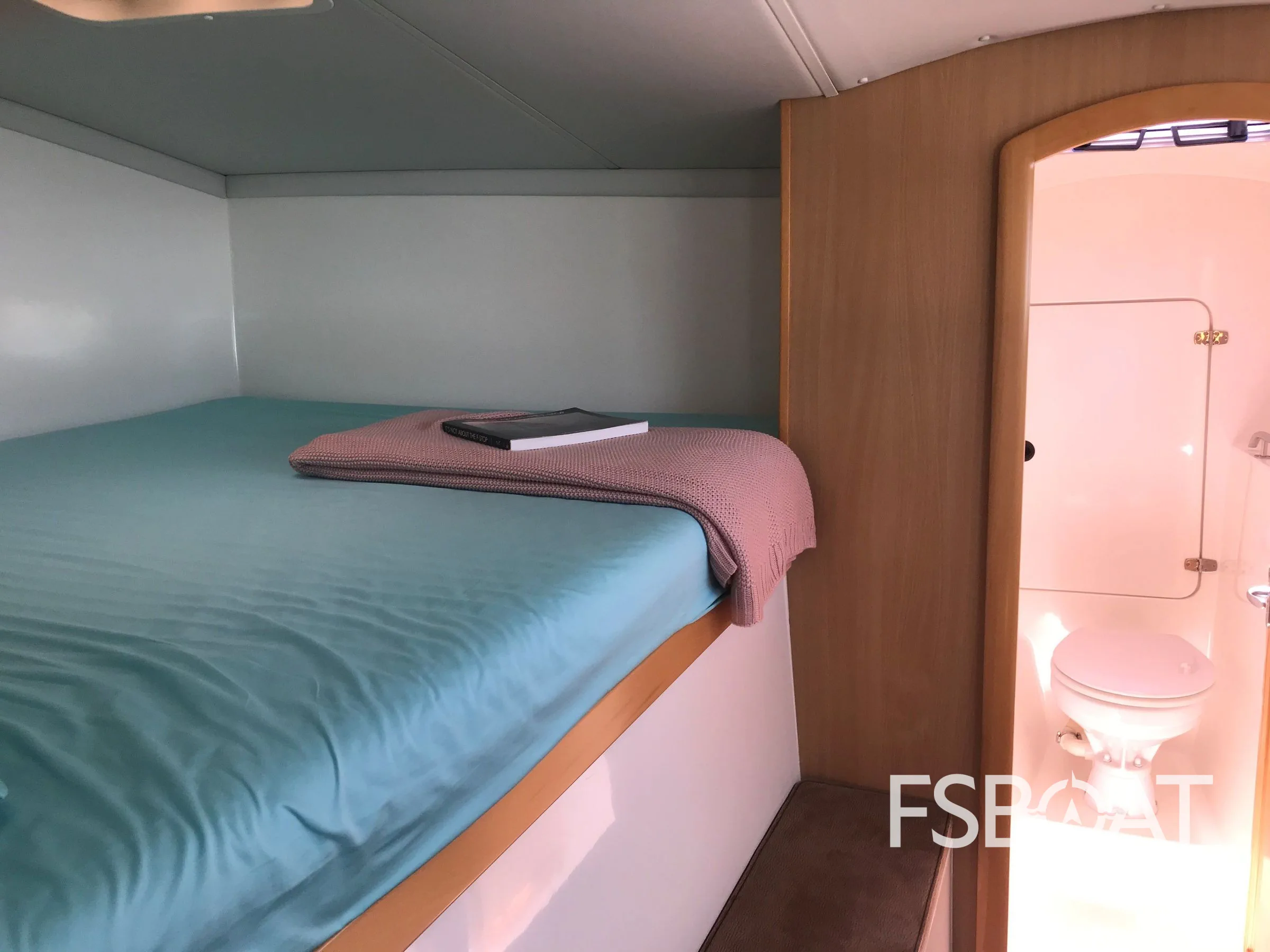 2010 Seawind 1160 Deluxe - Media 7