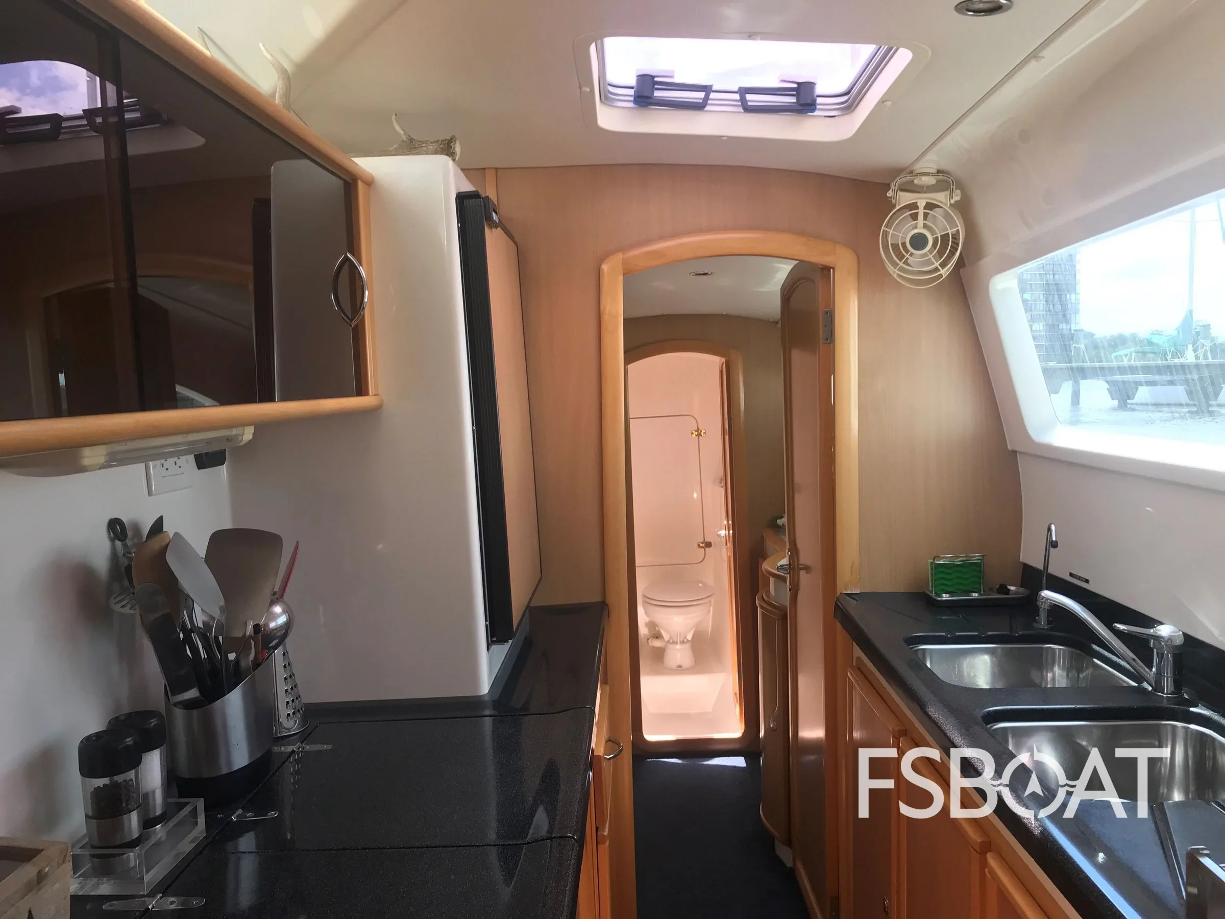 2010 Seawind 1160 Deluxe - Media 6