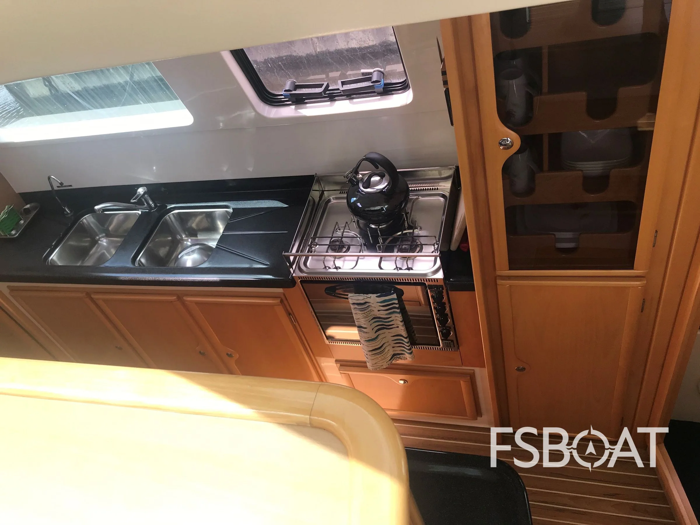 2010 Seawind 1160 Deluxe - Media 4