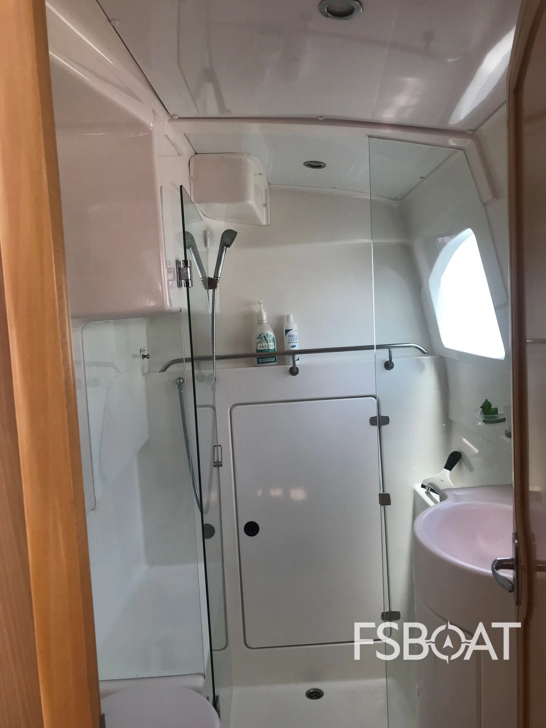 2010 Seawind 1160 Deluxe - Media 15