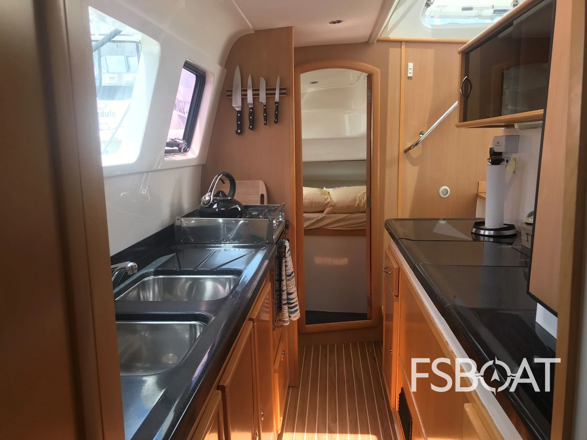 2010 Seawind 1160 Deluxe - Media 9
