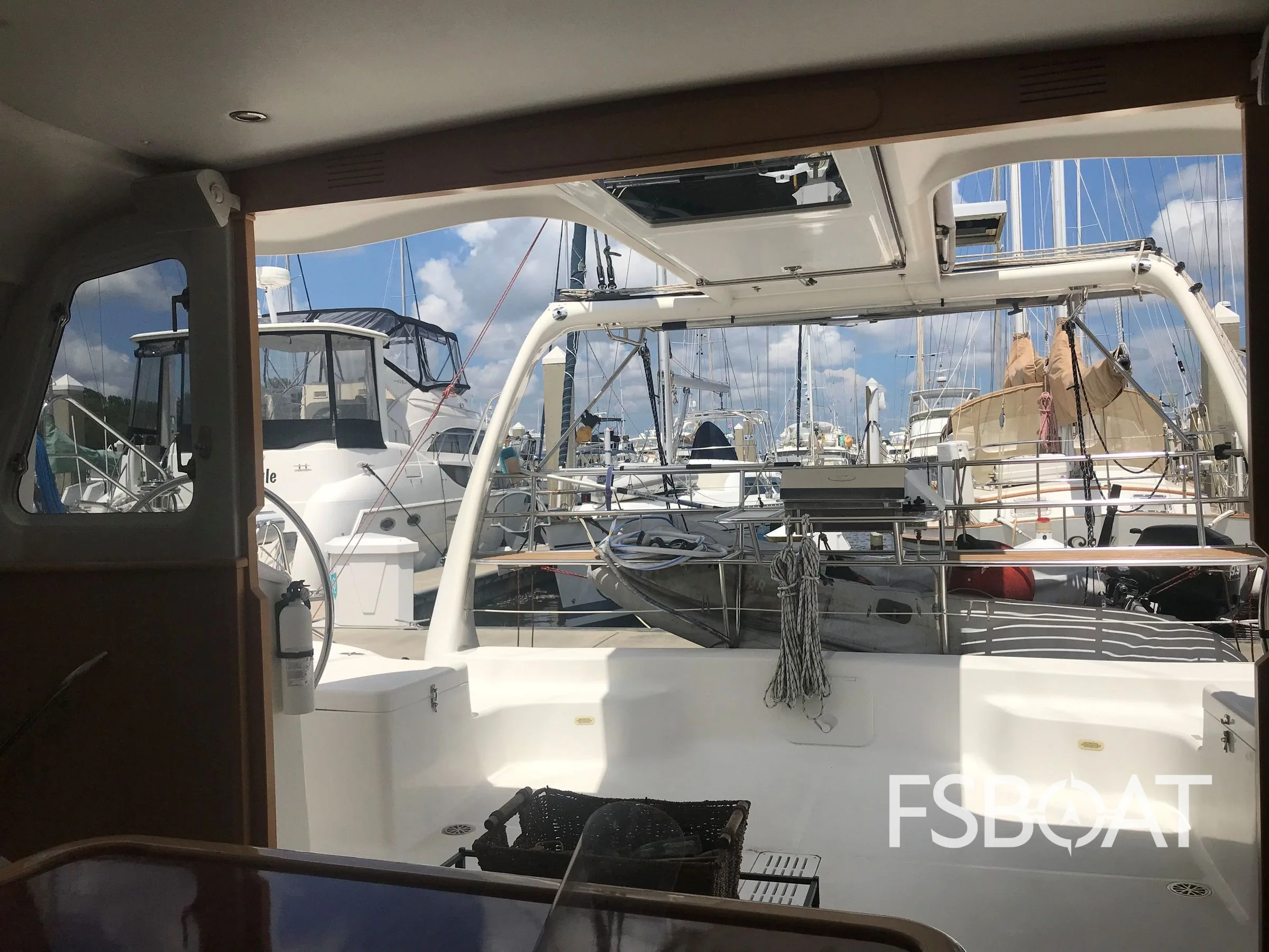 2010 Seawind 1160 Deluxe - Media 16