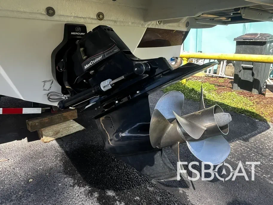 2016 Sea Ray 220 Sundeck - Media 10