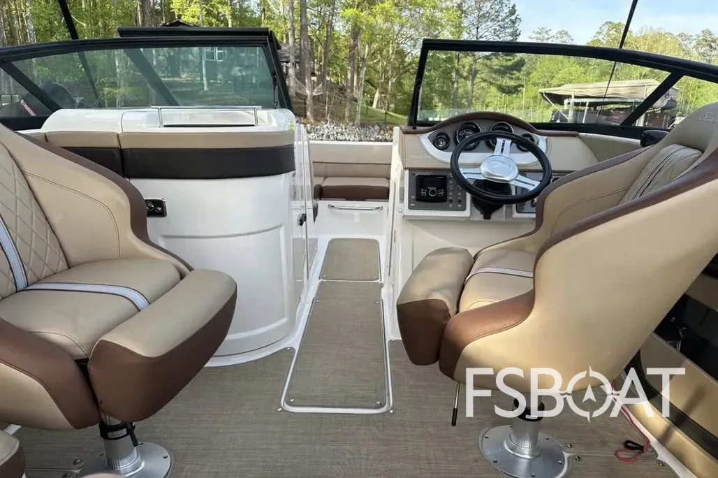 2016 Sea Ray 220 Sundeck - Media 7