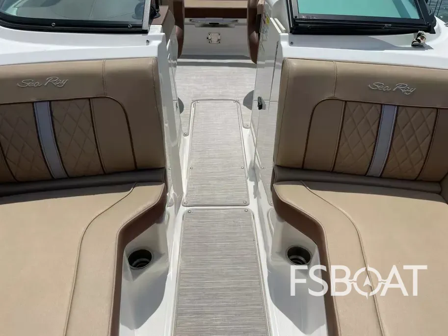 2016 Sea Ray 220 Sundeck - Media 8