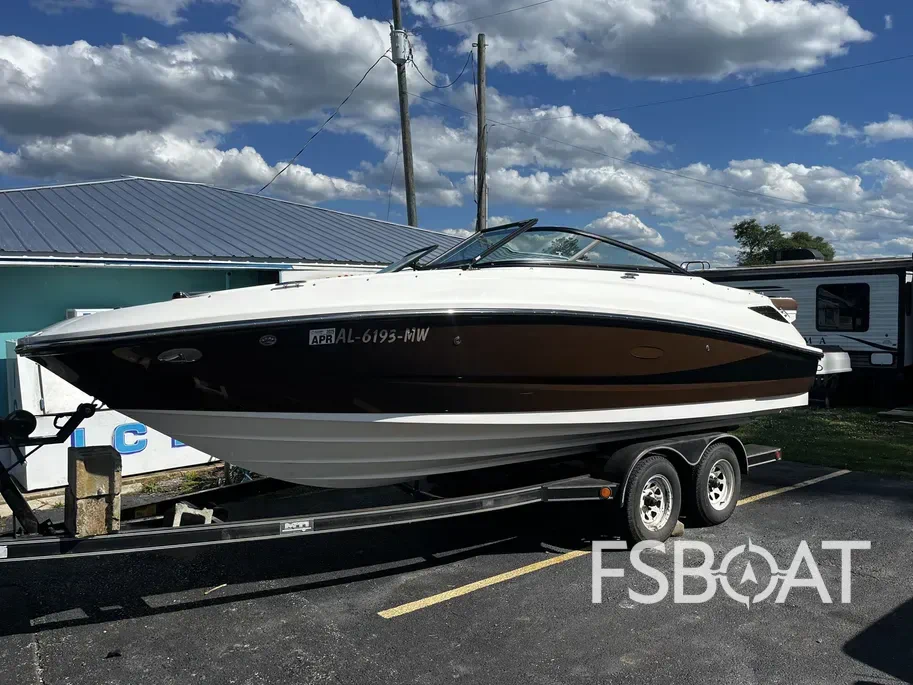 2016 Sea Ray 220 Sundeck - Media 9
