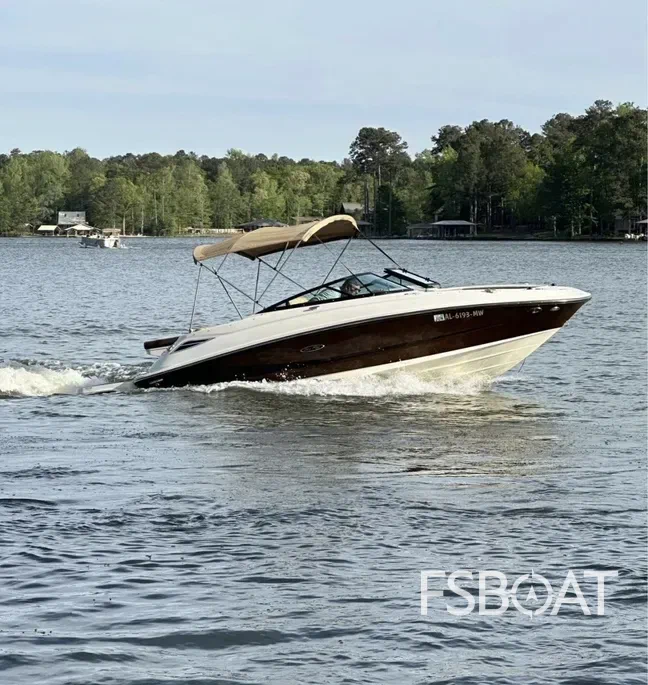 2016 Sea Ray 220 Sundeck