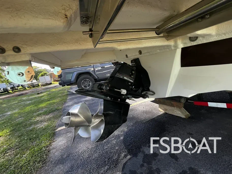 2016 Sea Ray 220 Sundeck - Media 12