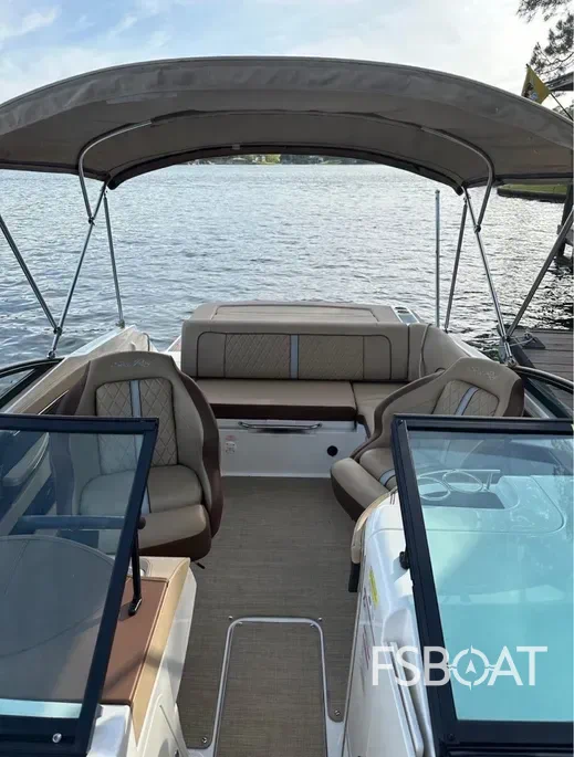 2016 Sea Ray 220 Sundeck - Media 5