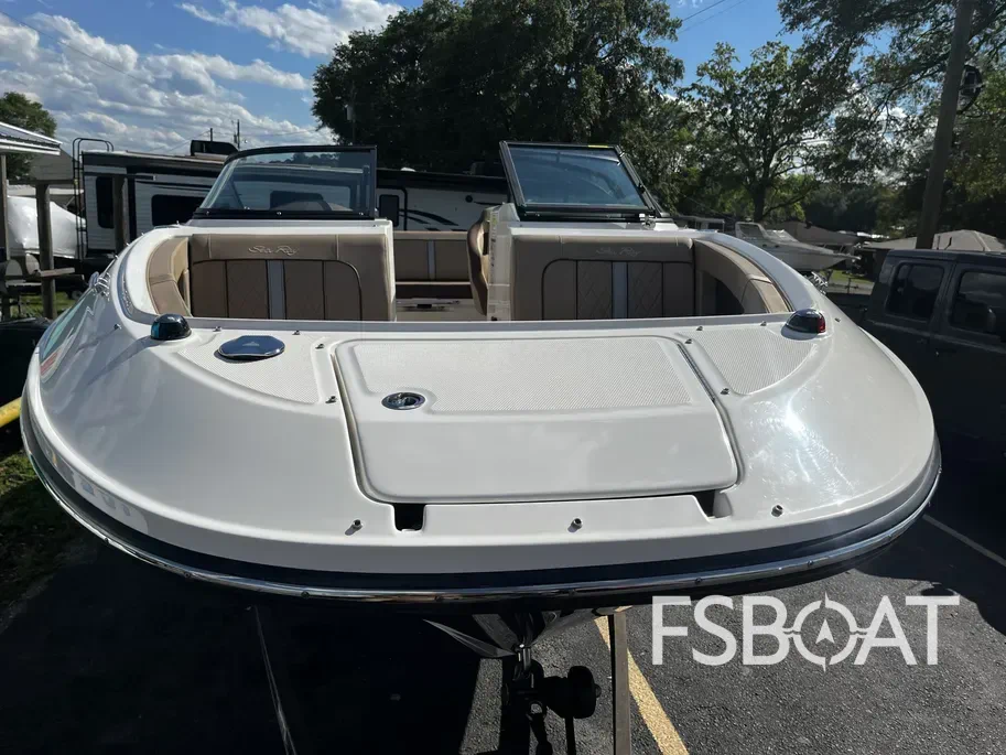 2016 Sea Ray 220 Sundeck - Media 6