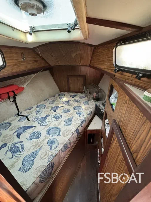 1979 Offshore Yachts Sloop 33 - Media 5