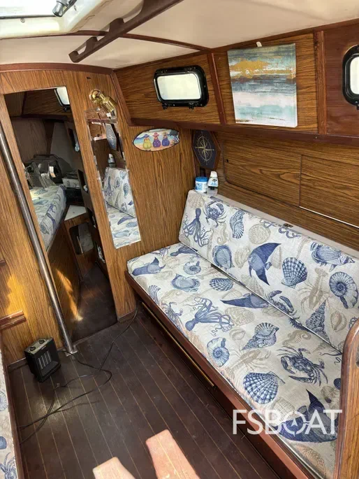 1979 Offshore Yachts Sloop 33 - Media 4