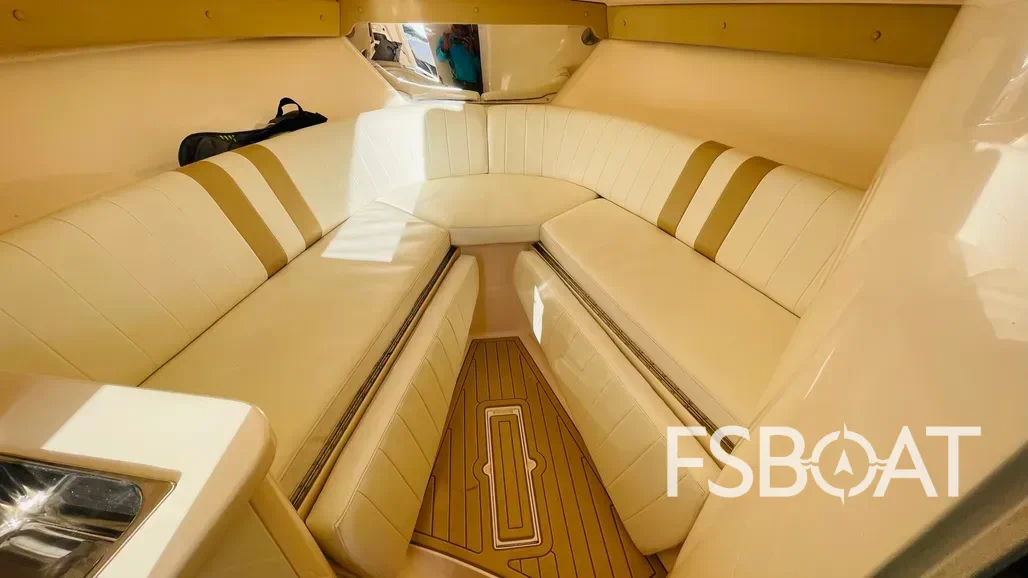 2005 Intrepid 310 Walkaround - Media 21