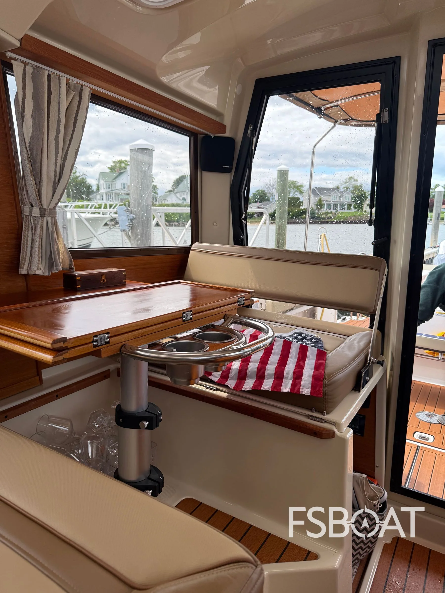 2022 Ranger Tugs R-27 - Media 11