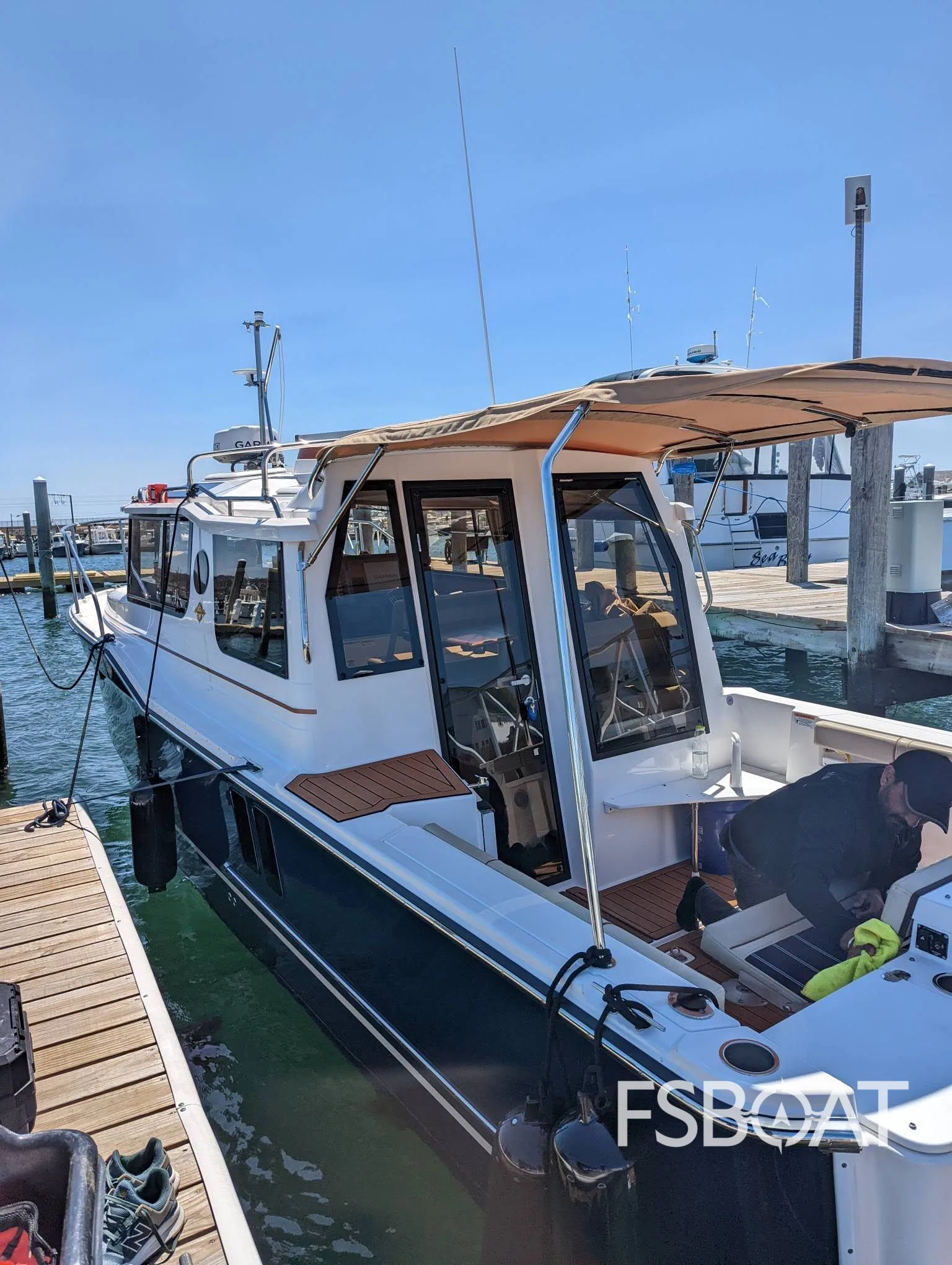 2022 Ranger Tugs R-27 - Media 3
