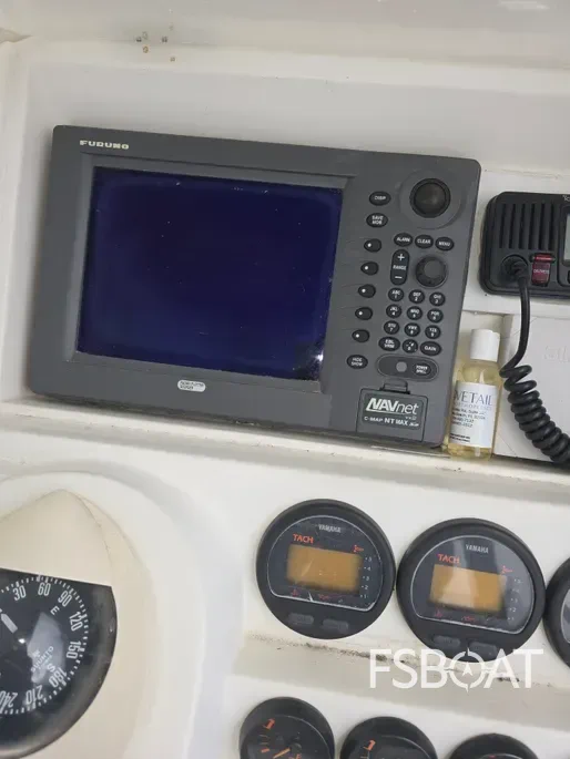 2005 Contender 35SC Express - Media 24