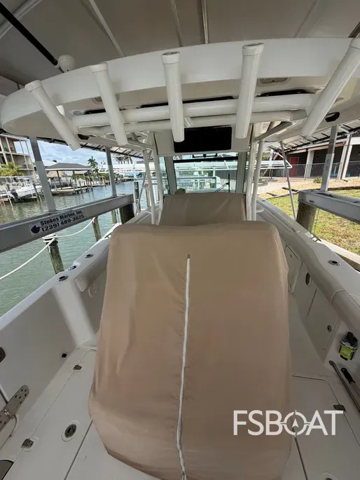 2017 Boston Whaler 330 Outrage - Media 15