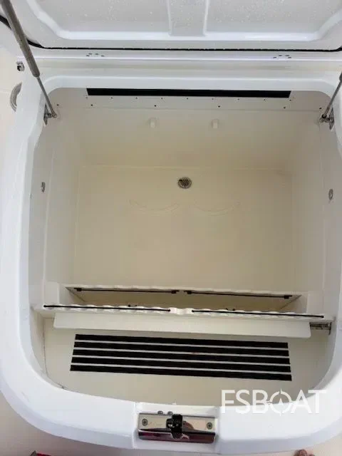 2017 Boston Whaler 330 Outrage - Media 13
