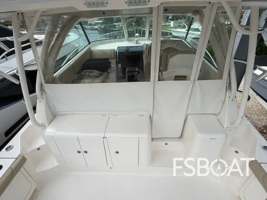 2017 Pursuit OS 385 Offshore - Media 16