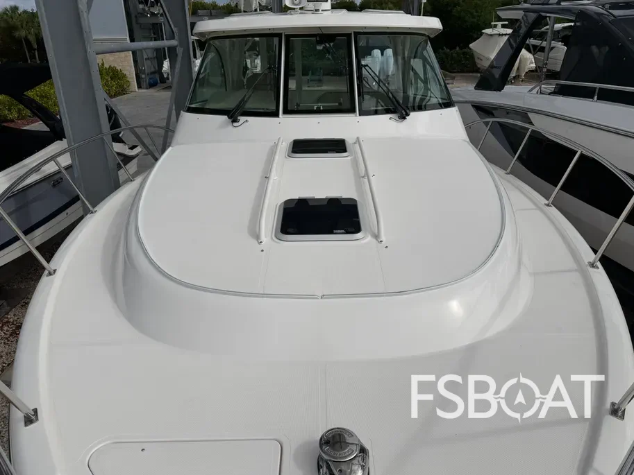 2017 Pursuit OS 385 Offshore - Media 19