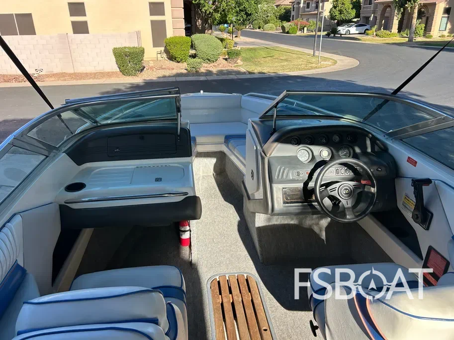 1994 Sea Ray 220 Bow Rider - Media 2